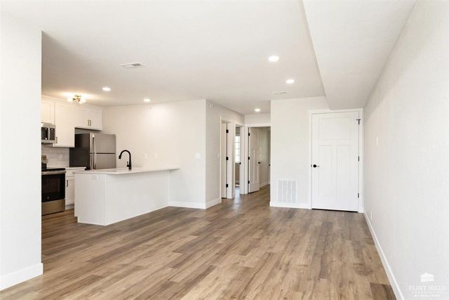 2411 Woodway Drive Unit K, Manhattan, KS 66502