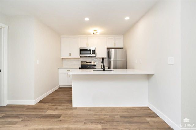 2411 Woodway Drive Unit K, Manhattan, KS 66502