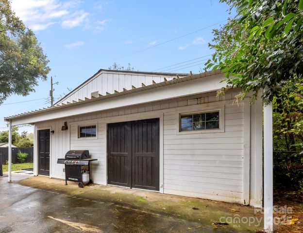 1927 Kilborne Drive, Charlotte, NC 28205