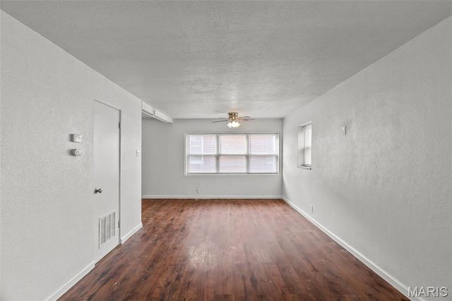 3752 Chippewa Street, St Louis, MO 63116