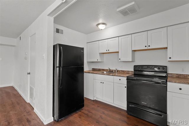 3752 Chippewa Street, St Louis, MO 63116