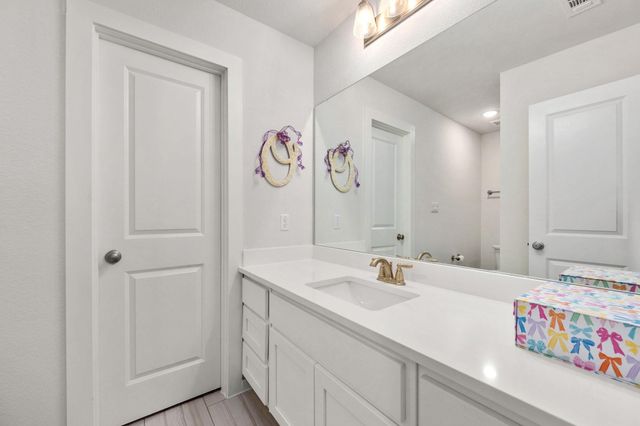 416 Texon DR, Liberty Hill, TX 78642