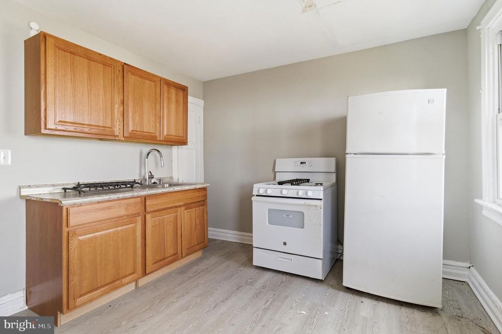 Image 2 of property listing at 2726 BERYL AVE, Baltimore, MD 21205