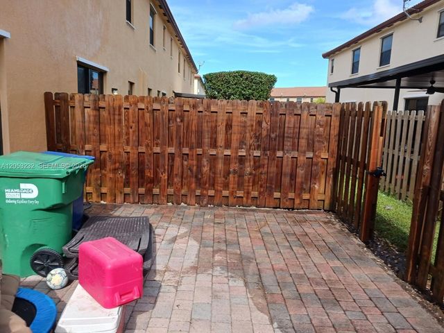11380 SW 233rd St, Homestead, FL 33032