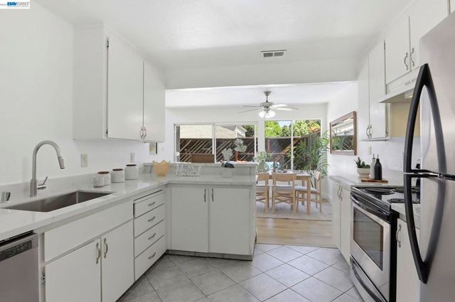 27720 Persimmon Drive, Hayward, CA 94544