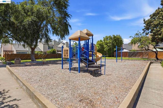 27720 Persimmon Drive, Hayward, CA 94544