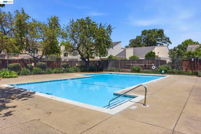 27720 Persimmon Drive, Hayward, CA 94544