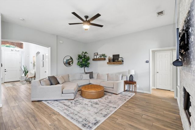 5816 Bentley Lane, The Colony, TX 75056
