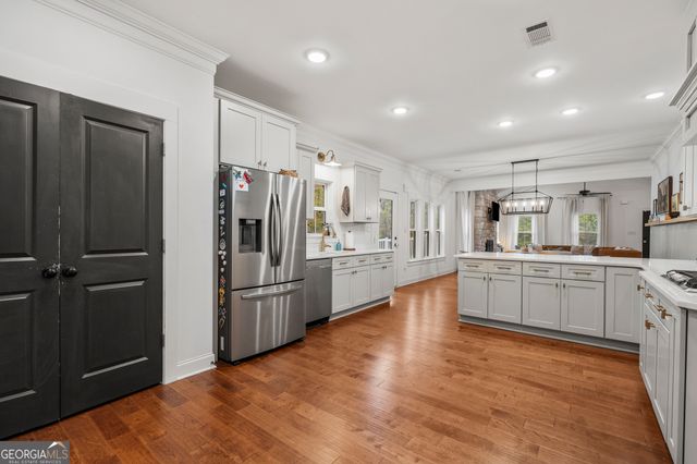 314 Davis Lake Road, Pine Mountain, GA 31822