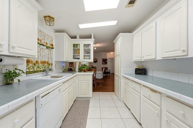8355 SE Wren Avenue, Hobe Sound, FL 33455