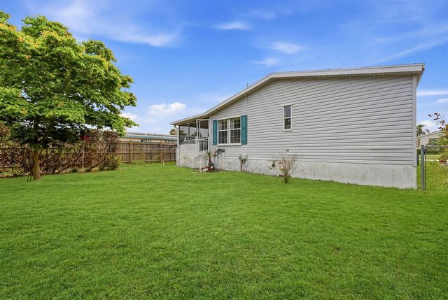 8355 SE Wren Avenue, Hobe Sound, FL 33455