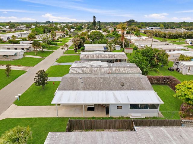 8355 SE Wren Avenue, Hobe Sound, FL 33455