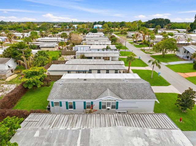 8355 SE Wren Avenue, Hobe Sound, FL 33455