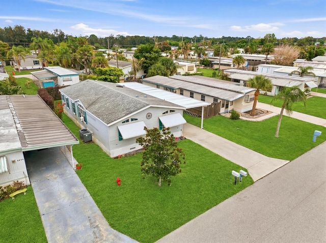 8355 SE Wren Avenue, Hobe Sound, FL 33455