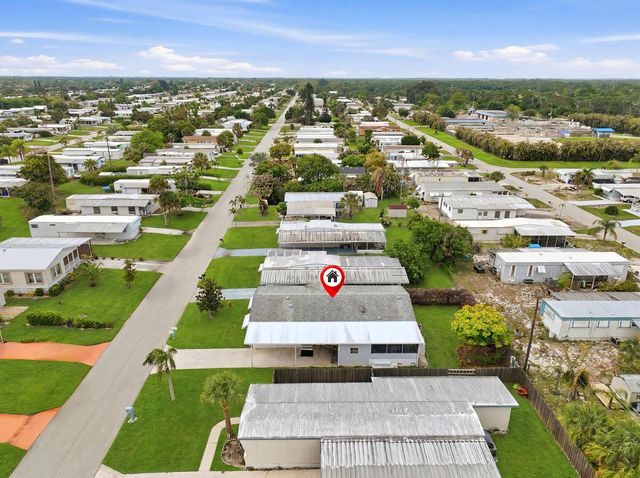 8355 SE Wren Avenue, Hobe Sound, FL 33455