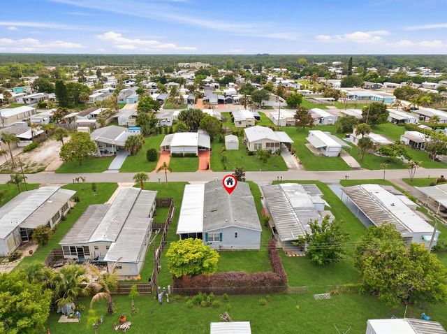 8355 SE Wren Avenue, Hobe Sound, FL 33455