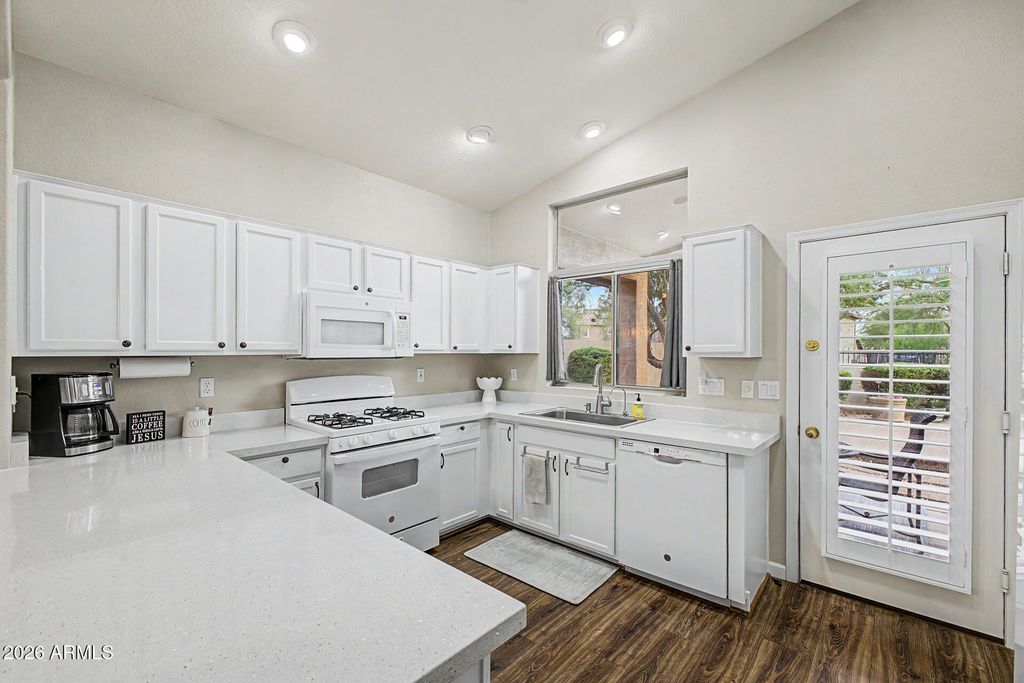 Image 12 of property listing at 40725 N TERRITORY Trail, Anthem, AZ 85086