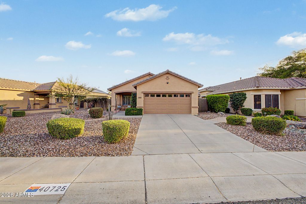 Image 4 of property listing at 40725 N TERRITORY Trail, Anthem, AZ 85086
