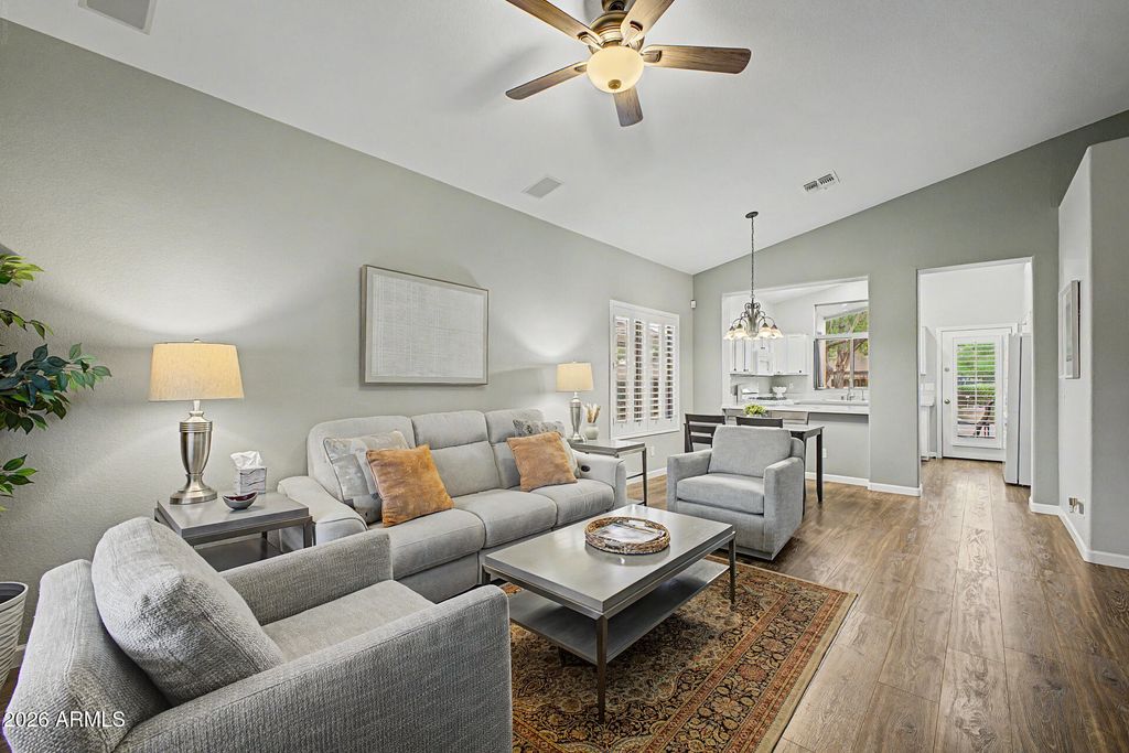 Image 7 of property listing at 40725 N TERRITORY Trail, Anthem, AZ 85086