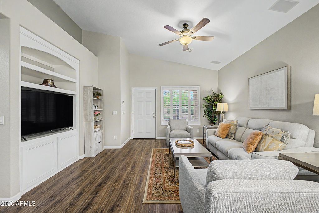 Image 8 of property listing at 40725 N TERRITORY Trail, Anthem, AZ 85086