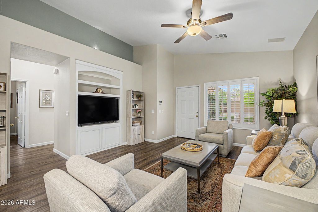 Image 9 of property listing at 40725 N TERRITORY Trail, Anthem, AZ 85086