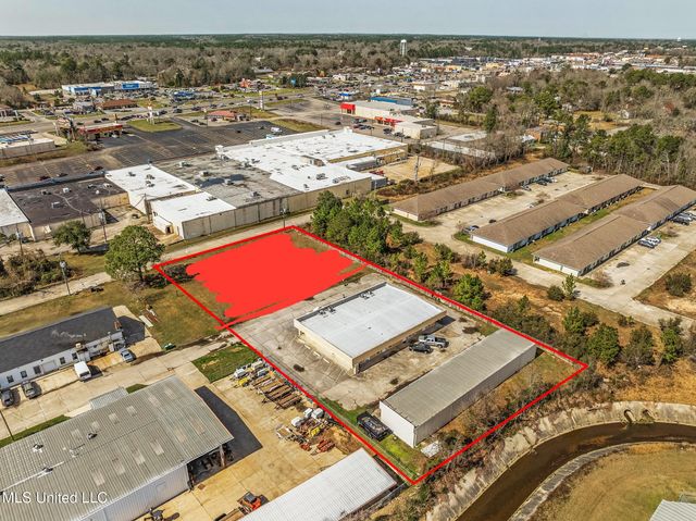 15312 Dedeaux Road, Gulfport, MS 39503