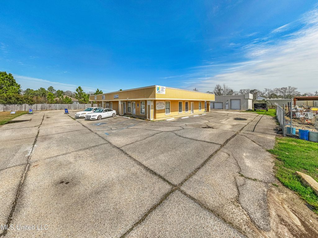 15312 Dedeaux Road, Gulfport, MS 39503