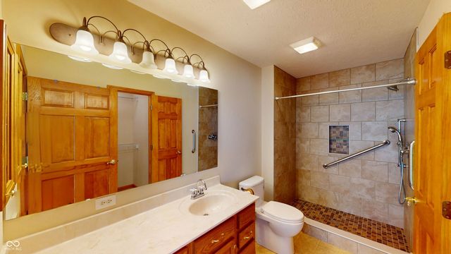 7427 Oak Knoll Drive, Indianapolis, IN 46217