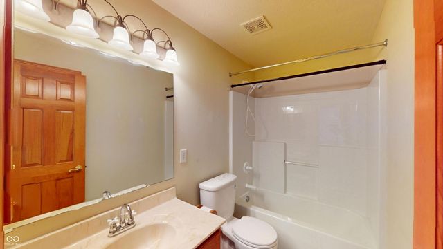 7427 Oak Knoll Drive, Indianapolis, IN 46217