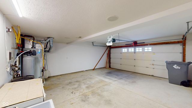 7427 Oak Knoll Drive, Indianapolis, IN 46217