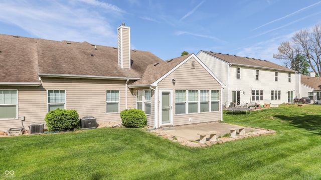 7427 Oak Knoll Drive, Indianapolis, IN 46217