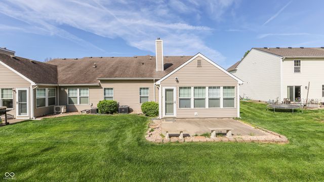 7427 Oak Knoll Drive, Indianapolis, IN 46217