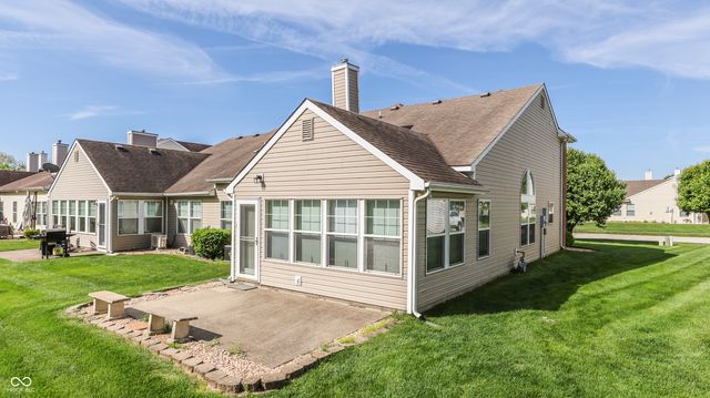 7427 Oak Knoll Drive, Indianapolis, IN 46217