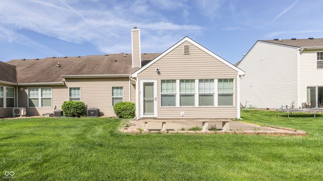 7427 Oak Knoll Drive, Indianapolis, IN 46217