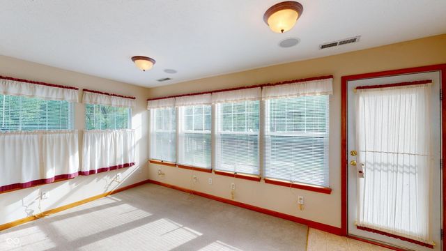 7427 Oak Knoll Drive, Indianapolis, IN 46217