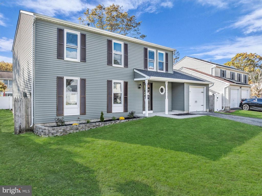35 BAYSIDE AVE, Barnegat, NJ 08005