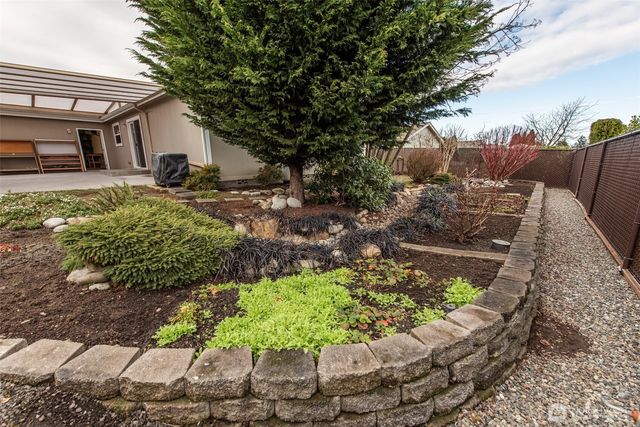 770 Heritage Loop, Sequim, WA 98382