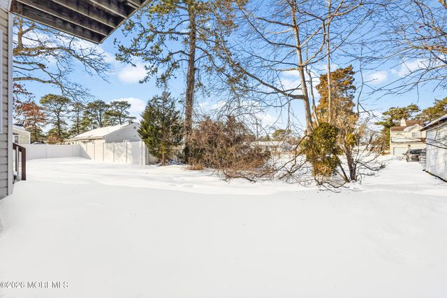 1609 8th Avenue, Toms River, NJ 08757