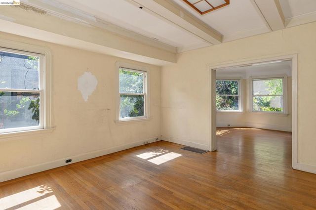 42 Linda Ave, Oakland, CA 94611