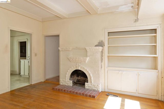 42 Linda Ave, Oakland, CA 94611