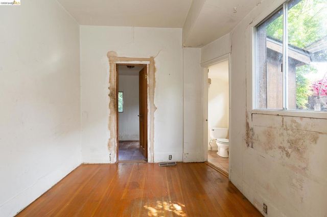 42 Linda Ave, Oakland, CA 94611