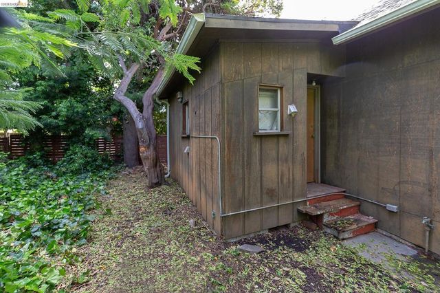 42 Linda Ave, Oakland, CA 94611