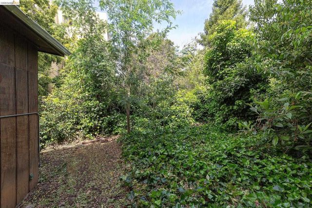 42 Linda Ave, Oakland, CA 94611
