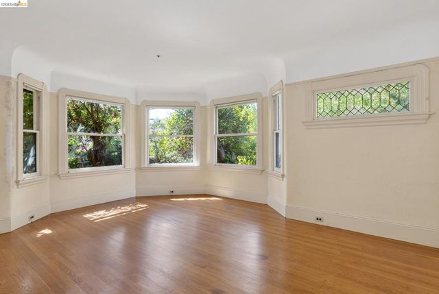 42 Linda Ave, Oakland, CA 94611