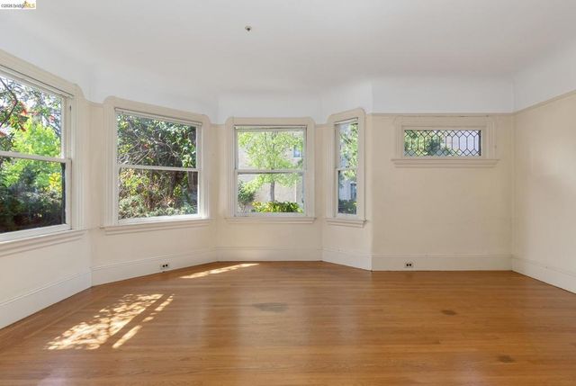 42 Linda Ave, Oakland, CA 94611