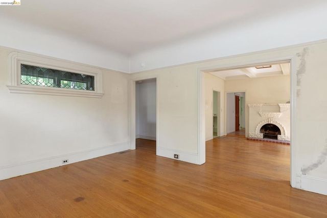 42 Linda Ave, Oakland, CA 94611