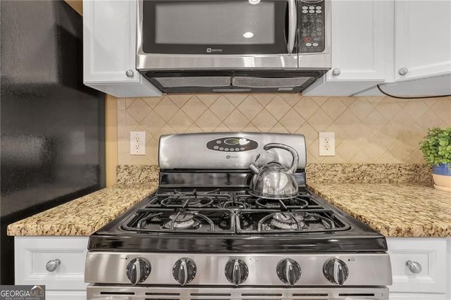 137 Glens Drive, Woodstock, GA 30188