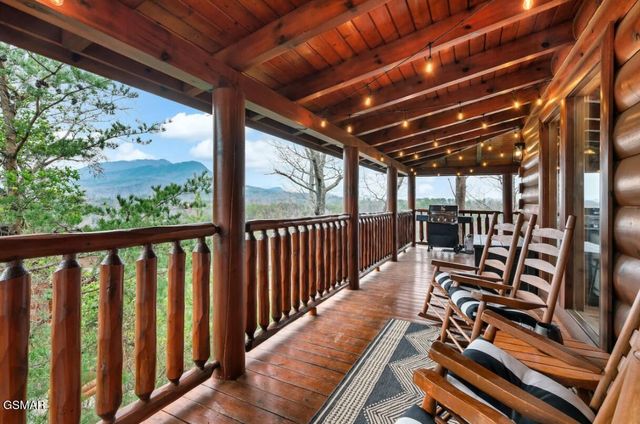 2009 Cougar Crossing Way, Sevierville, TN 37876