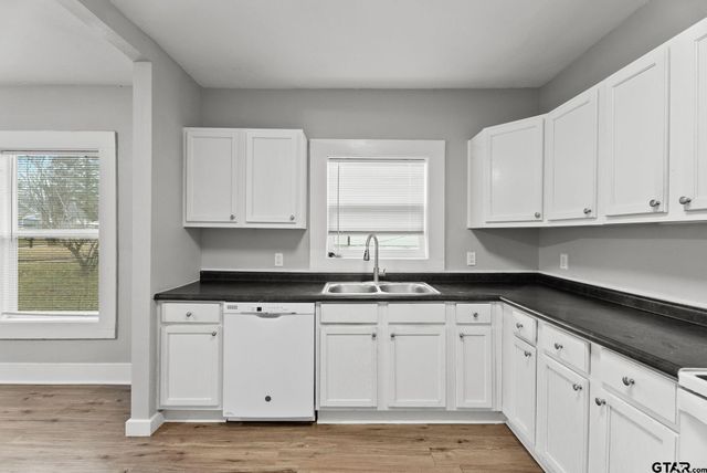 1409 N Carlyle, Tyler, TX 75702