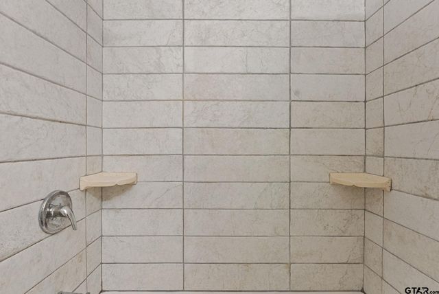 1409 N Carlyle, Tyler, TX 75702